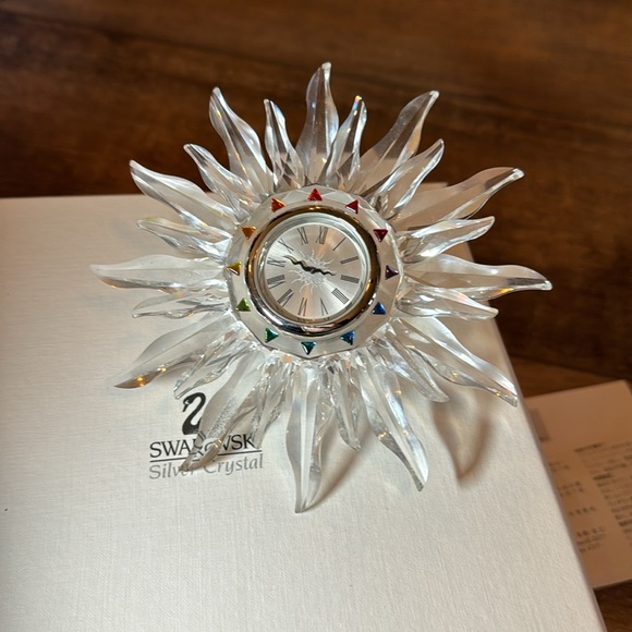 Swarovski clock with authenticity certificate. - Picture 2 of 3
